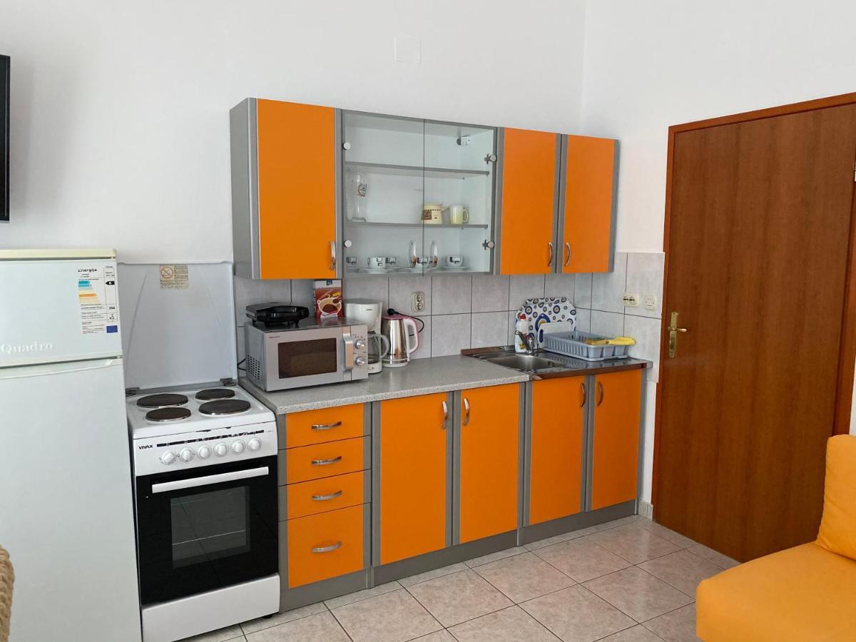 Apartmani Anita Starigrad Paklenica Esterno foto