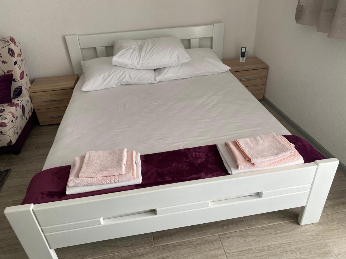 Apartmani Anita Starigrad Paklenica Esterno foto