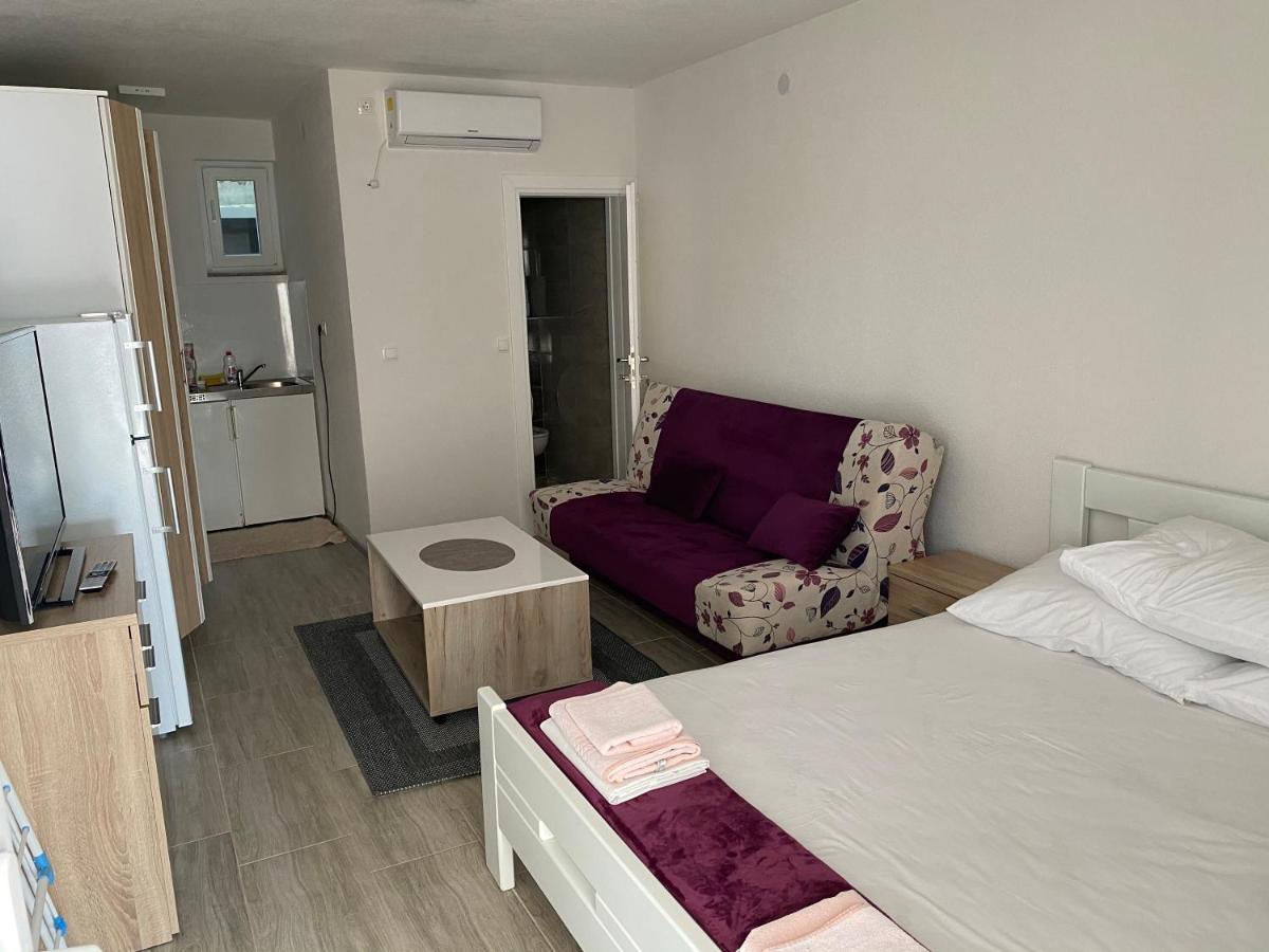 Apartmani Anita Starigrad Paklenica Esterno foto