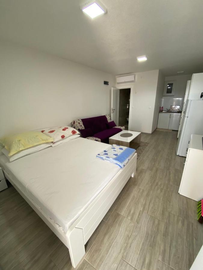 Apartmani Anita Starigrad Paklenica Esterno foto
