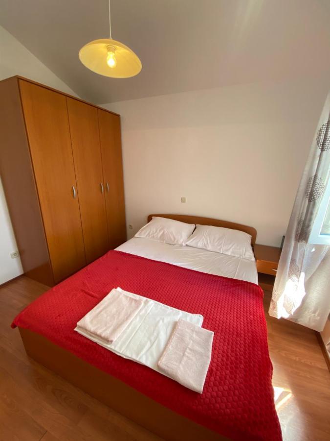 Apartmani Anita Starigrad Paklenica Esterno foto