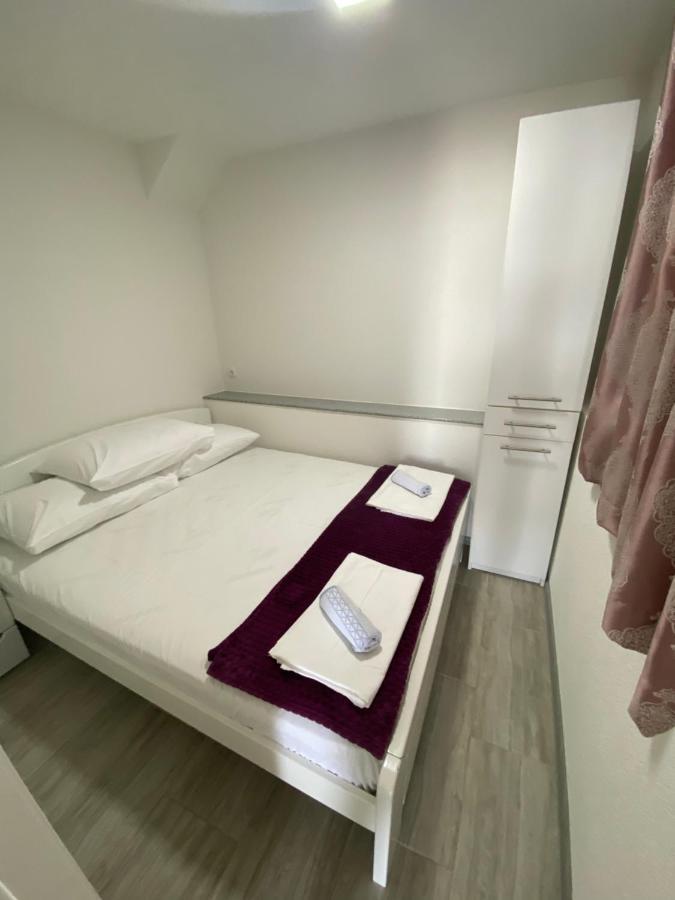 Apartmani Anita Starigrad Paklenica Esterno foto