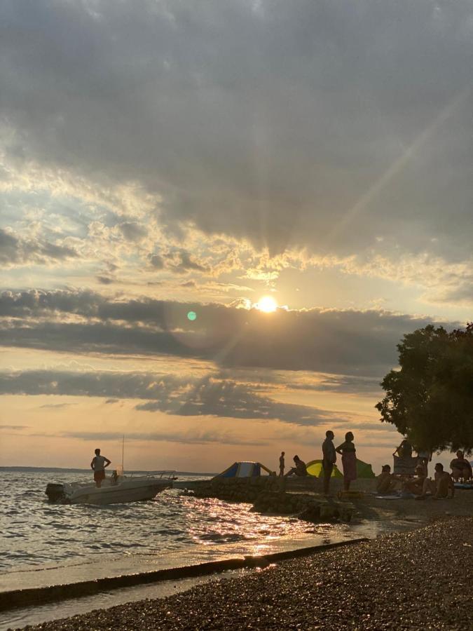 Apartmani Anita Starigrad Paklenica Esterno foto