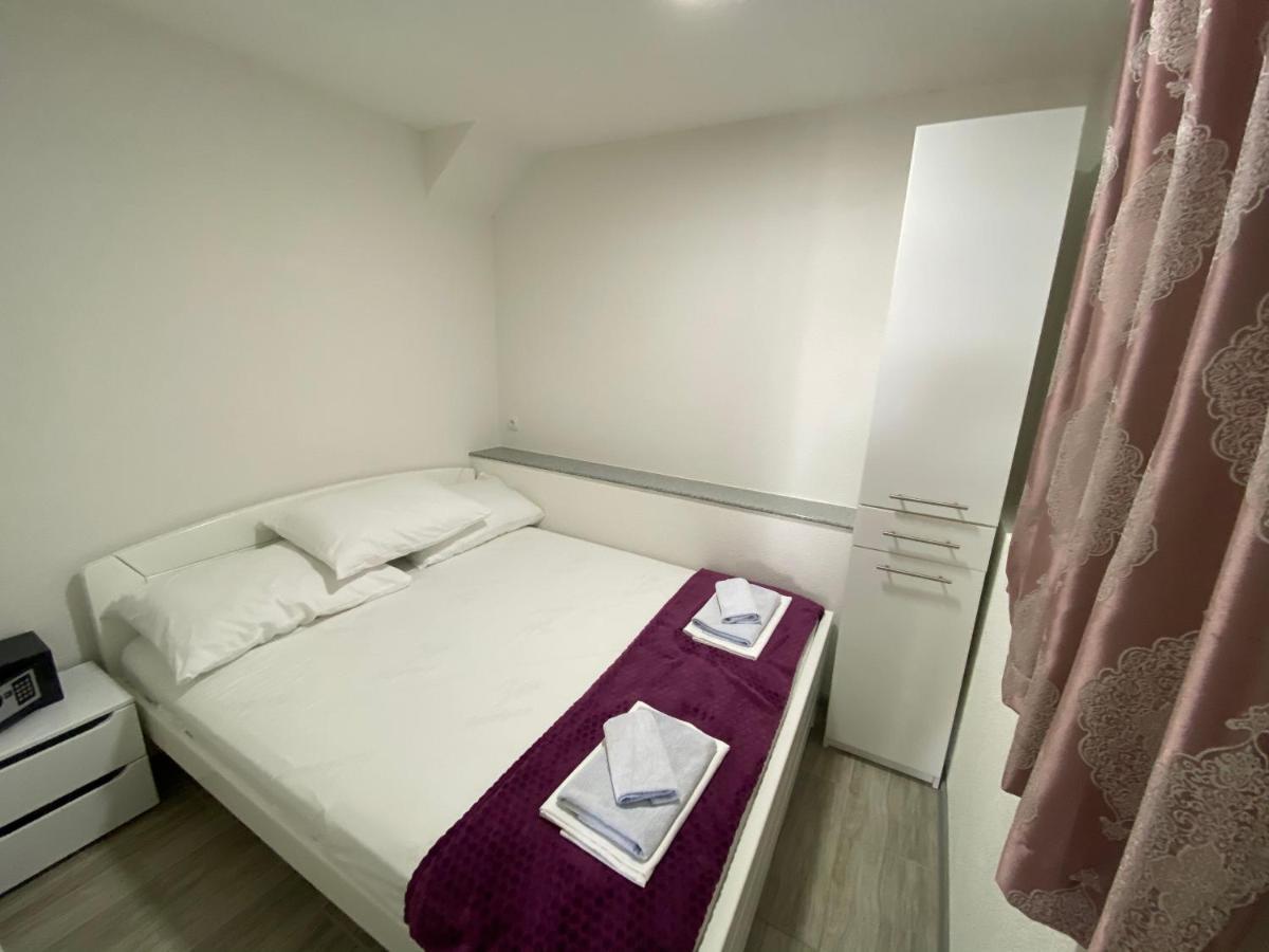Apartmani Anita Starigrad Paklenica Esterno foto