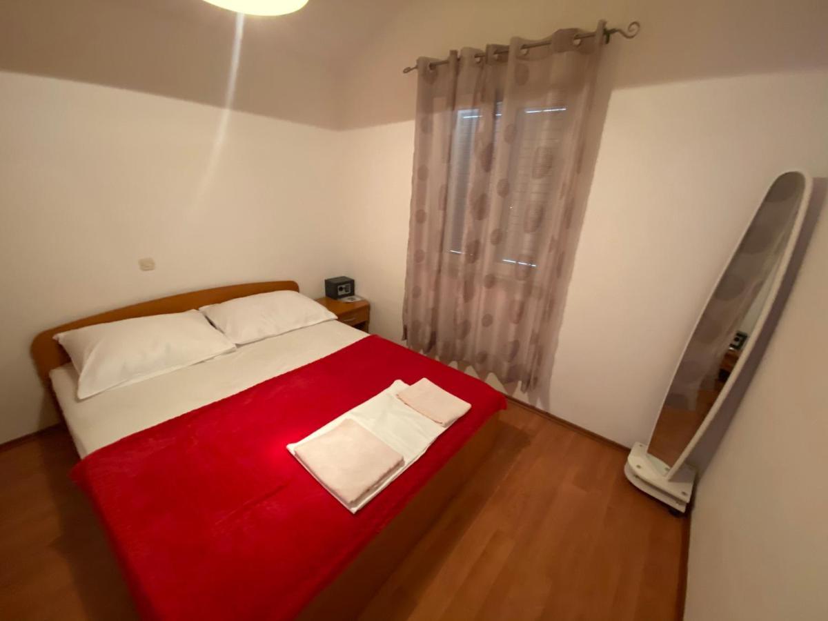Apartmani Anita Starigrad Paklenica Esterno foto