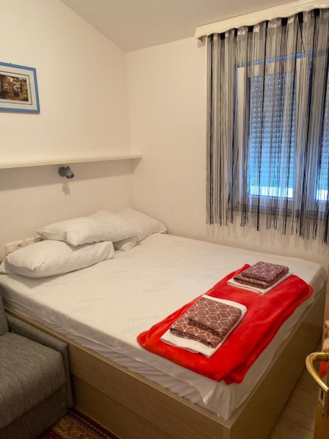 Apartmani Anita Starigrad Paklenica Esterno foto