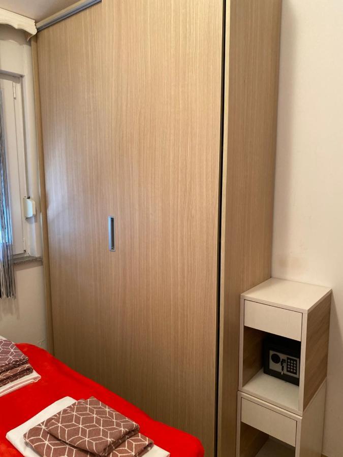 Apartmani Anita Starigrad Paklenica Esterno foto